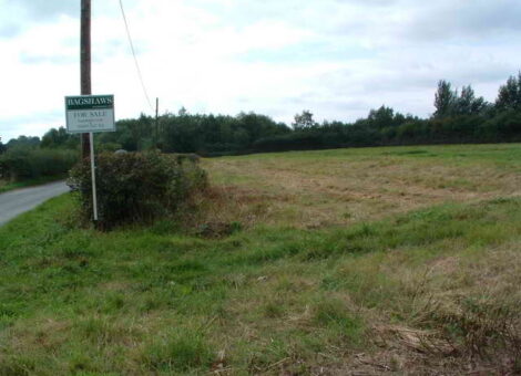 Land on the edge of the village of Hamstall Ridware geograph.org .uk 936307