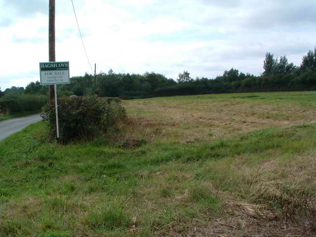 Land on the edge of the village of Hamstall Ridware geograph.org .uk 936307